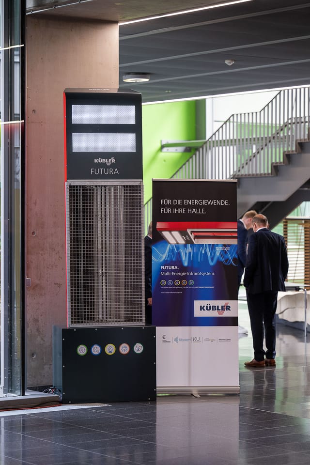 Kübler FUTURA -lämmitysjärjestelmä modernissa näyttelyhallissa