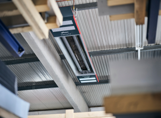 Система отопления зала FUTURA от Kübler установлена на потолке зала