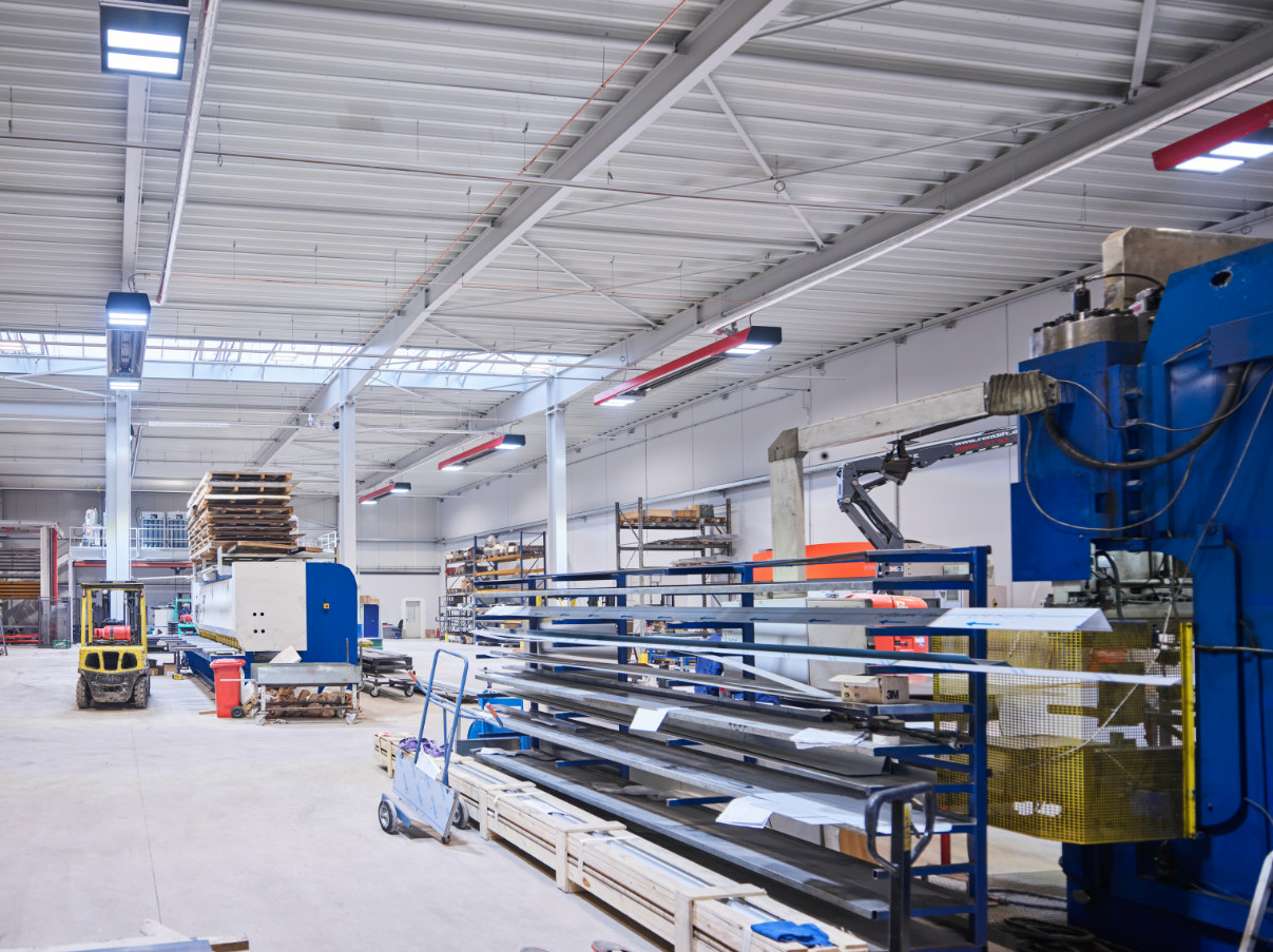 FUTURA hallvarme i en lys industrihall i Trier