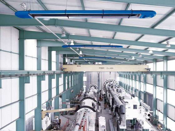 Produktionshalle mit OPTIMA plus Dunkelstrahlern von KÜBLER