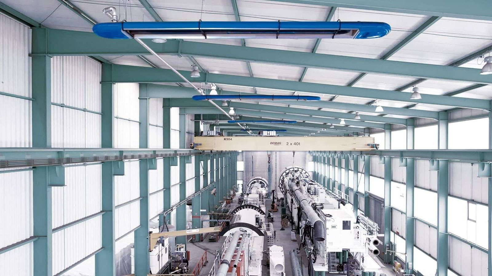 Produktionshalle mit OPTIMA plus Dunkelstrahlern von KÜBLER