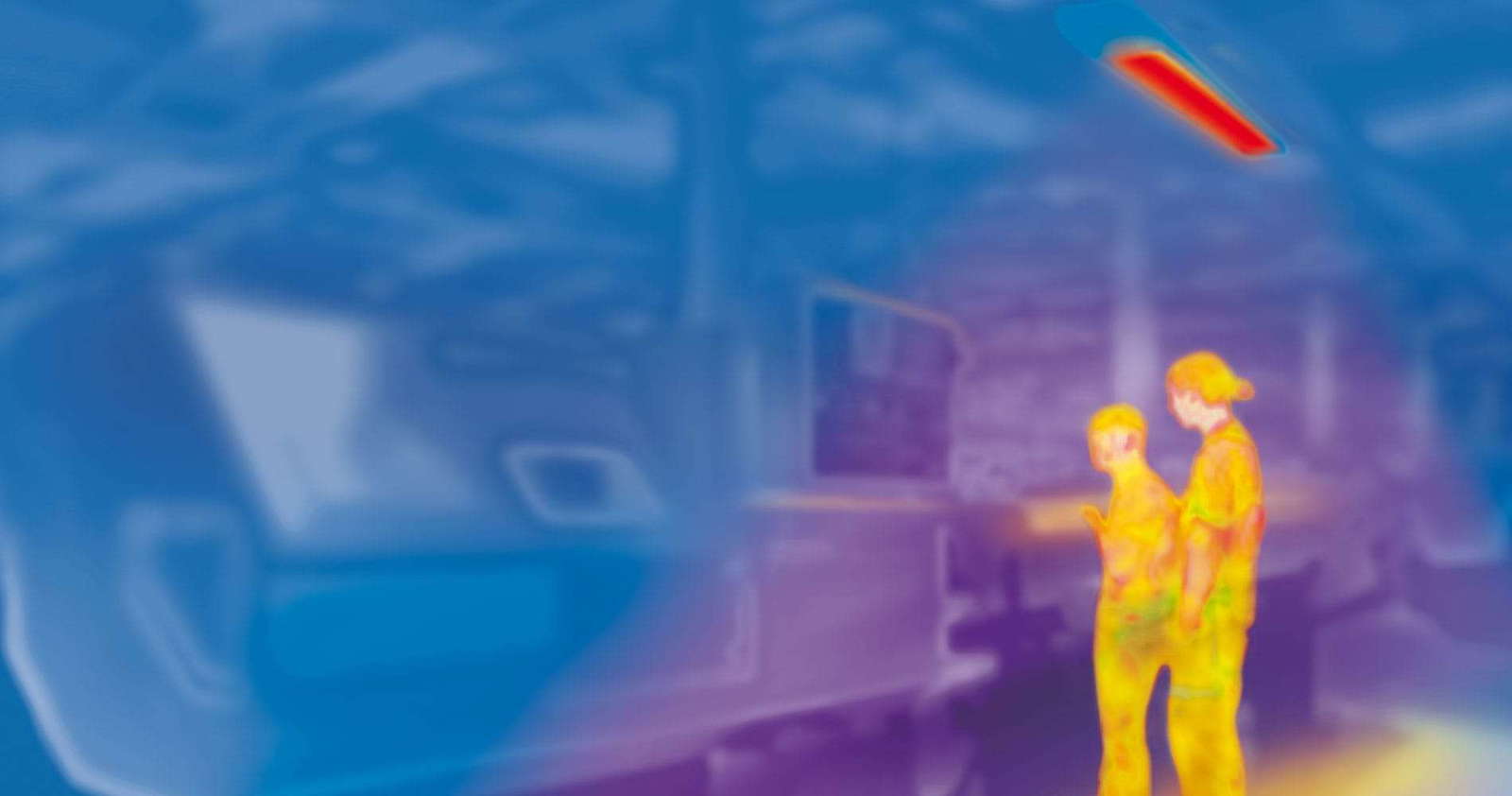 Изображение с тепловизионной камеры, на котором видны два человека в зале