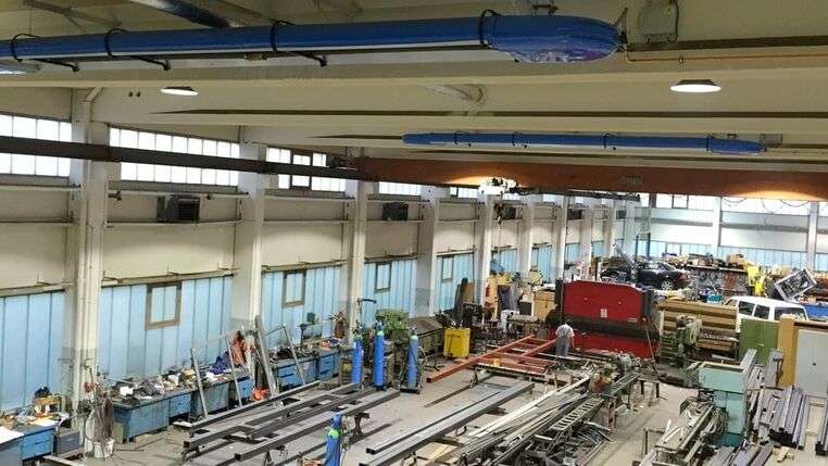 Anwendungsbeispiel von KÜBLERs Hallenheizungssystemen im Produktionsbereich