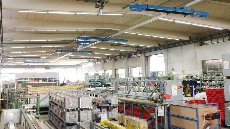 Anwendungsbeispiel von KÜBLERs Hallenheizungssystemen im Produktionsbereich