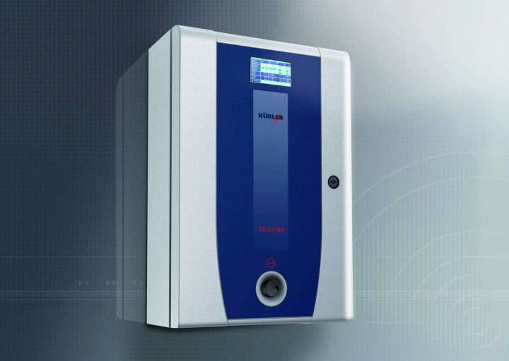 Moderne Heizungssteuerung an der Wand.