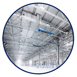 Egy modern ipari csarnok belső nézete.