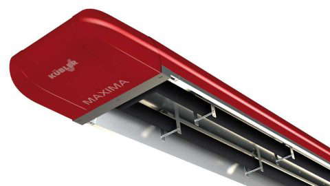 Punainen "KÜBLER Maxima" -lämmitysyksikkö suuriin tiloihin.