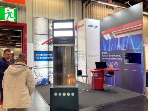 Messestand von Kübler mit Besuchern