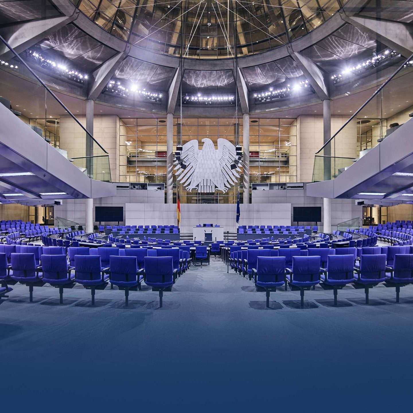 Egy modern parlamenti terem belső nézete