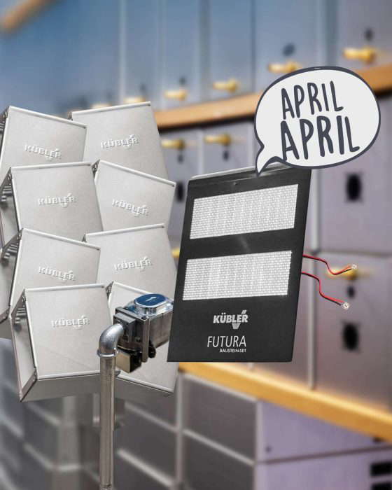 Светоотражающие модули управления движением с надписью "April Fool's Day
