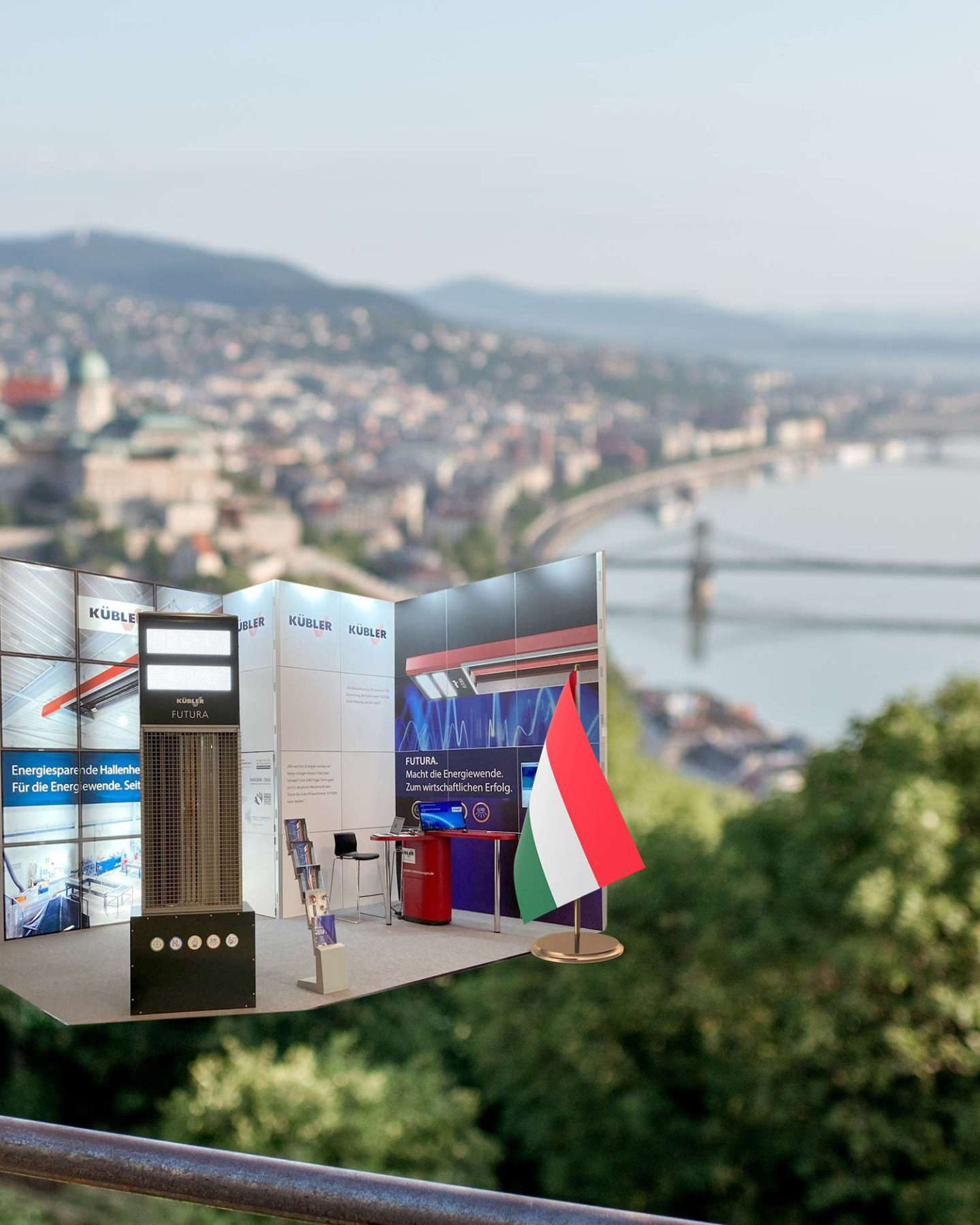 Utstillingsstand med produktbrosjyrer foran Flussblick