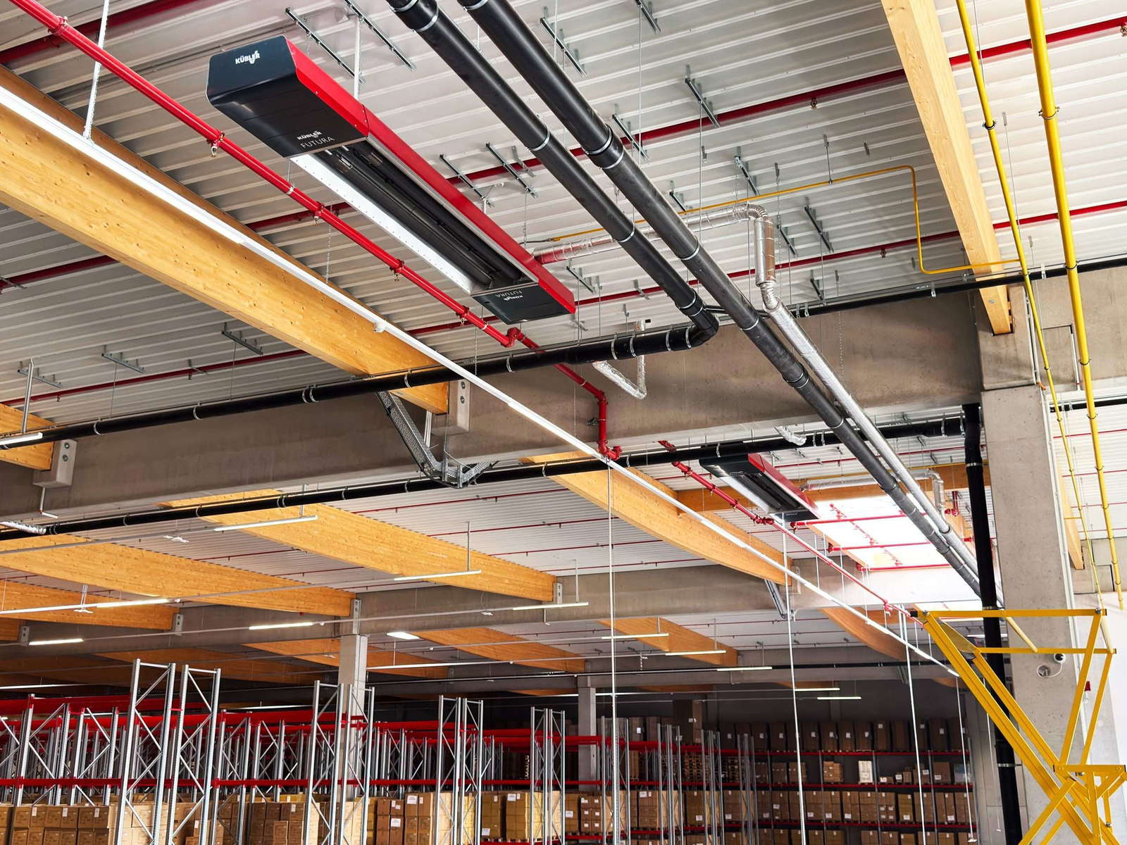 Moderne lager med klimavennlig oppvarming av hallen