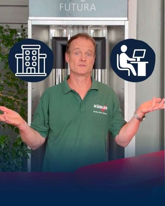 Mann erklärt Heizlösungen für Büros und Gebäude